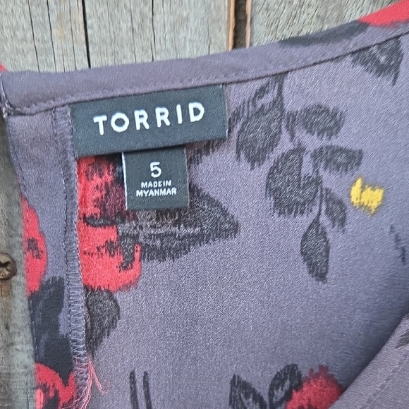 Torrid Pink Short Sleeve Tie Front Blouse - Picture 2 of 5